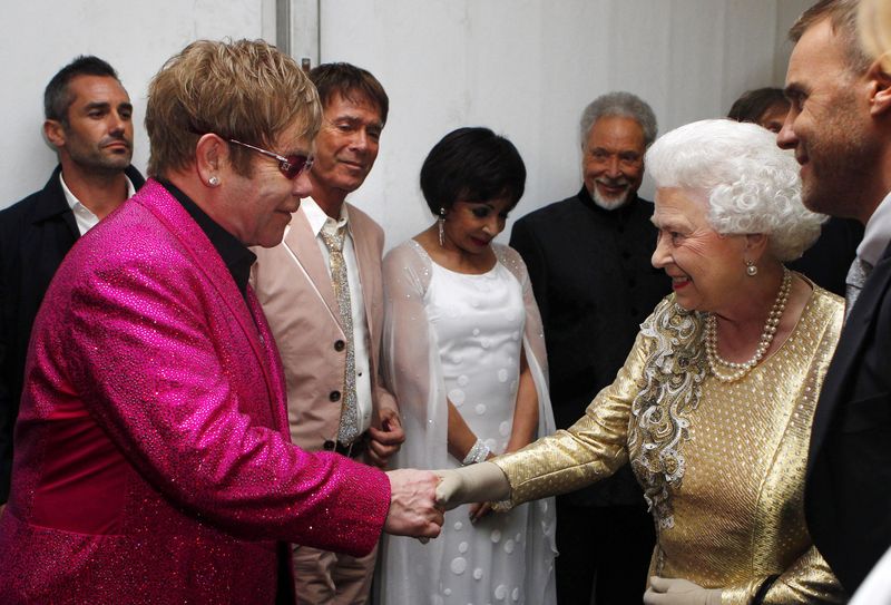 2012: Elton John