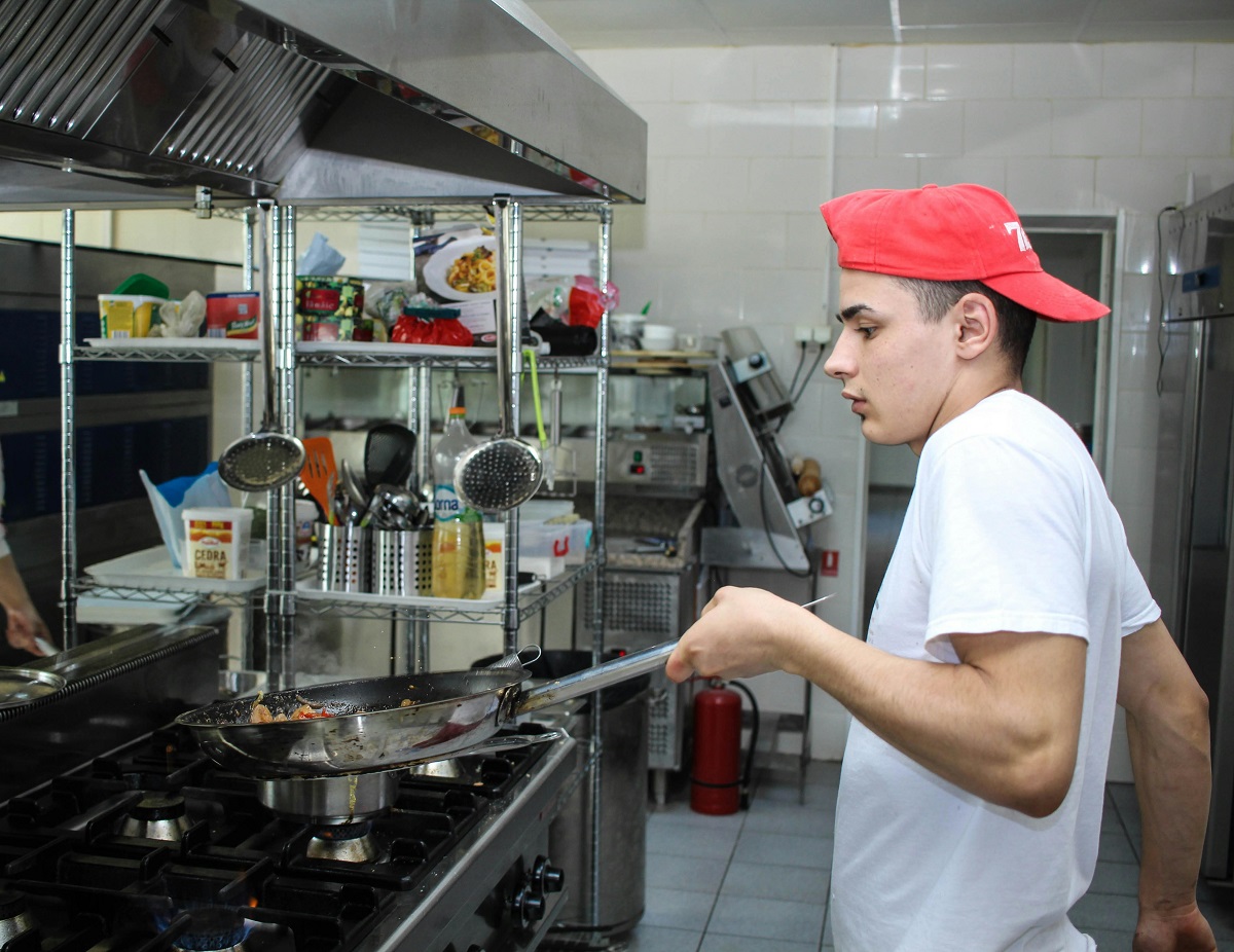 hota-profesionala-inox-1.jpeg
